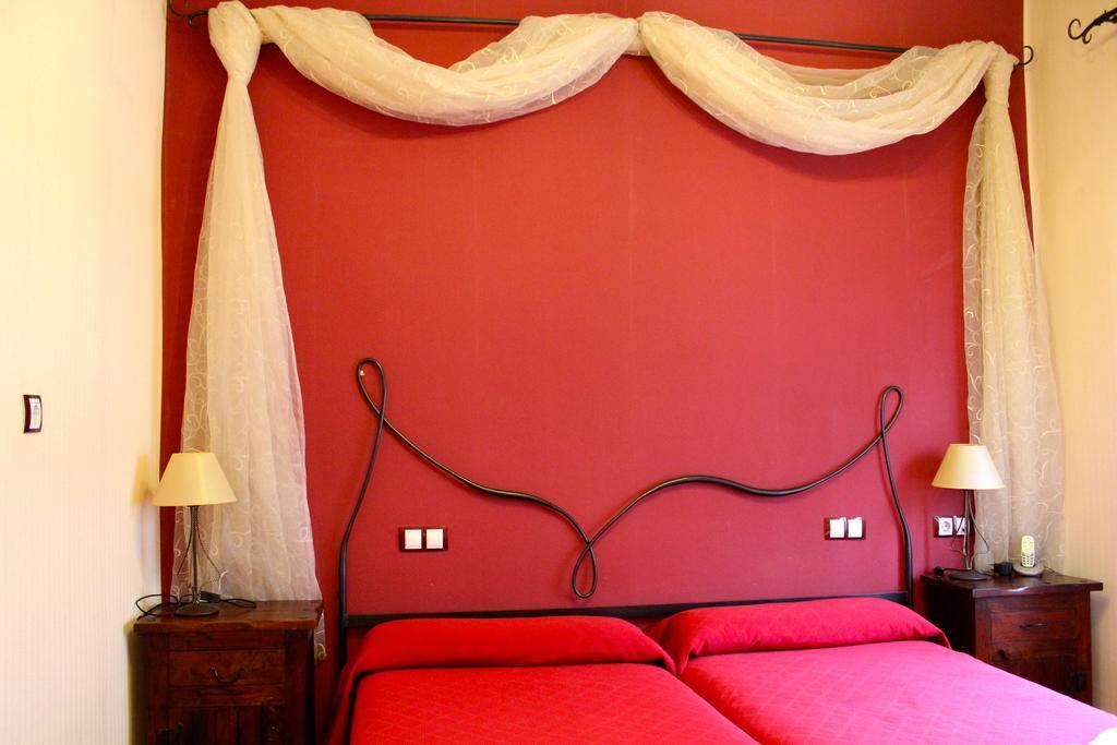 Hostal De La Torre Hostal Economico Valladolid Zimmer foto